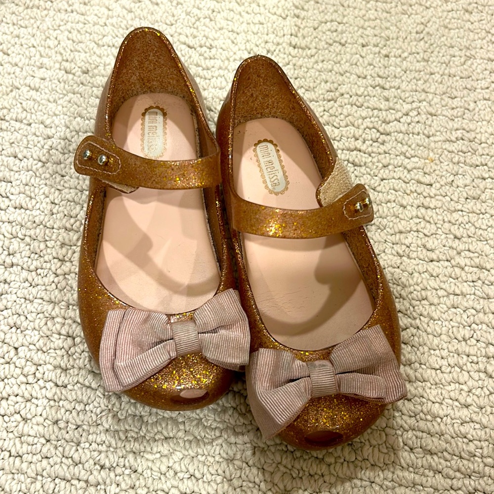 Gently loved MMs- rose gold glitter!